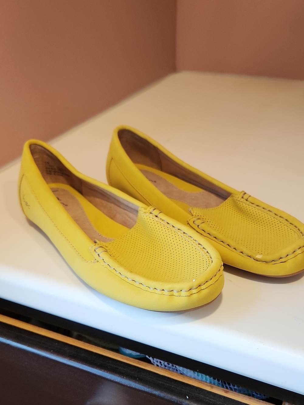 boc Bright Yellow Perforated Slip-On Loafers Rubber Sole Never Worn 6